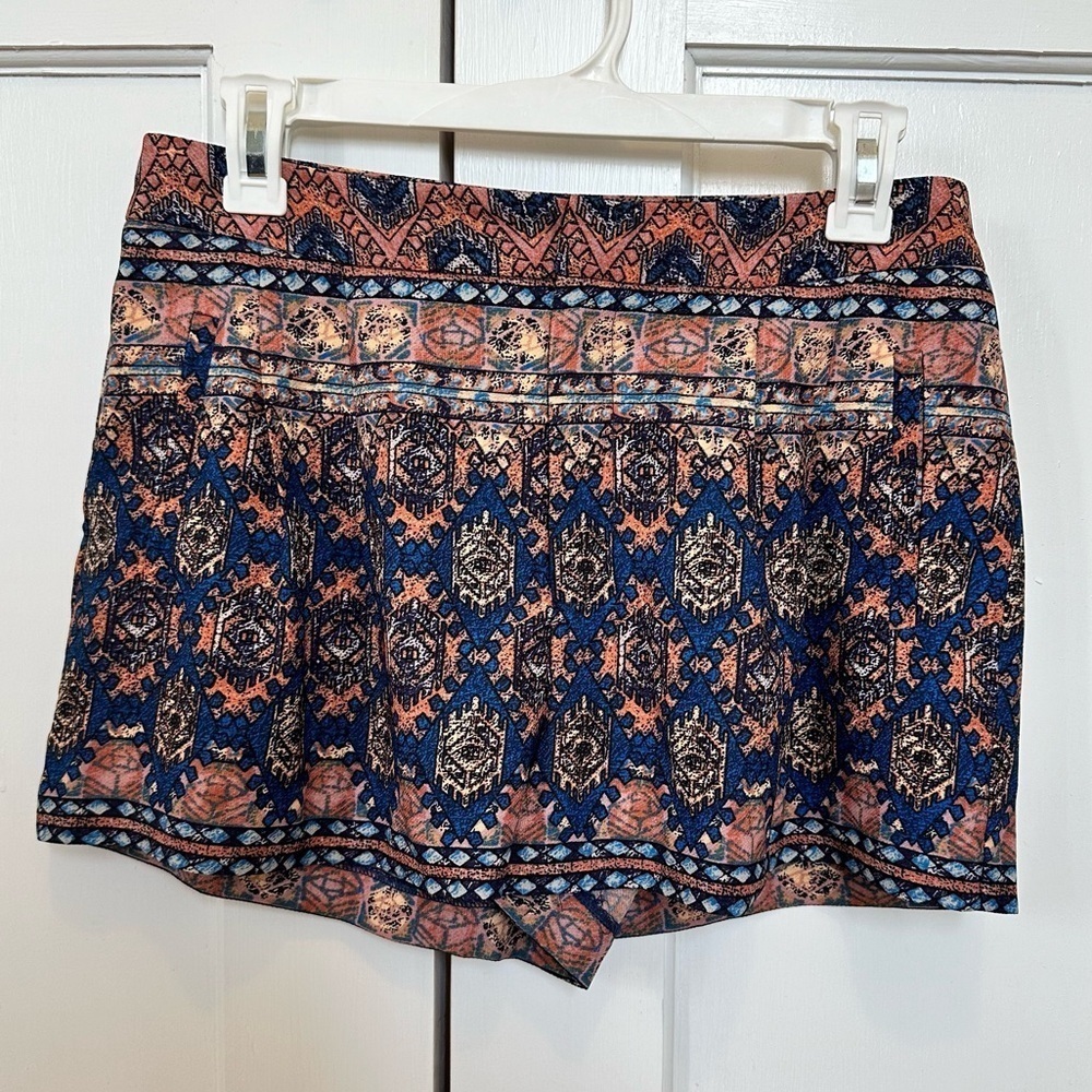 FOREVER 21 Aztec Print/Pattered Flowy Shorts